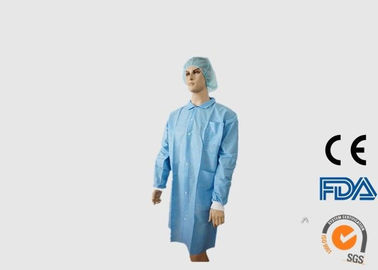 Odporne na rozdarcia jednorazowe płaszcze dla gości, wygodne jednorazowe fartuchy laboratoryjne